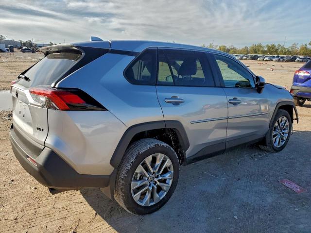 Toyota RAV4 Xle Premium Image 2