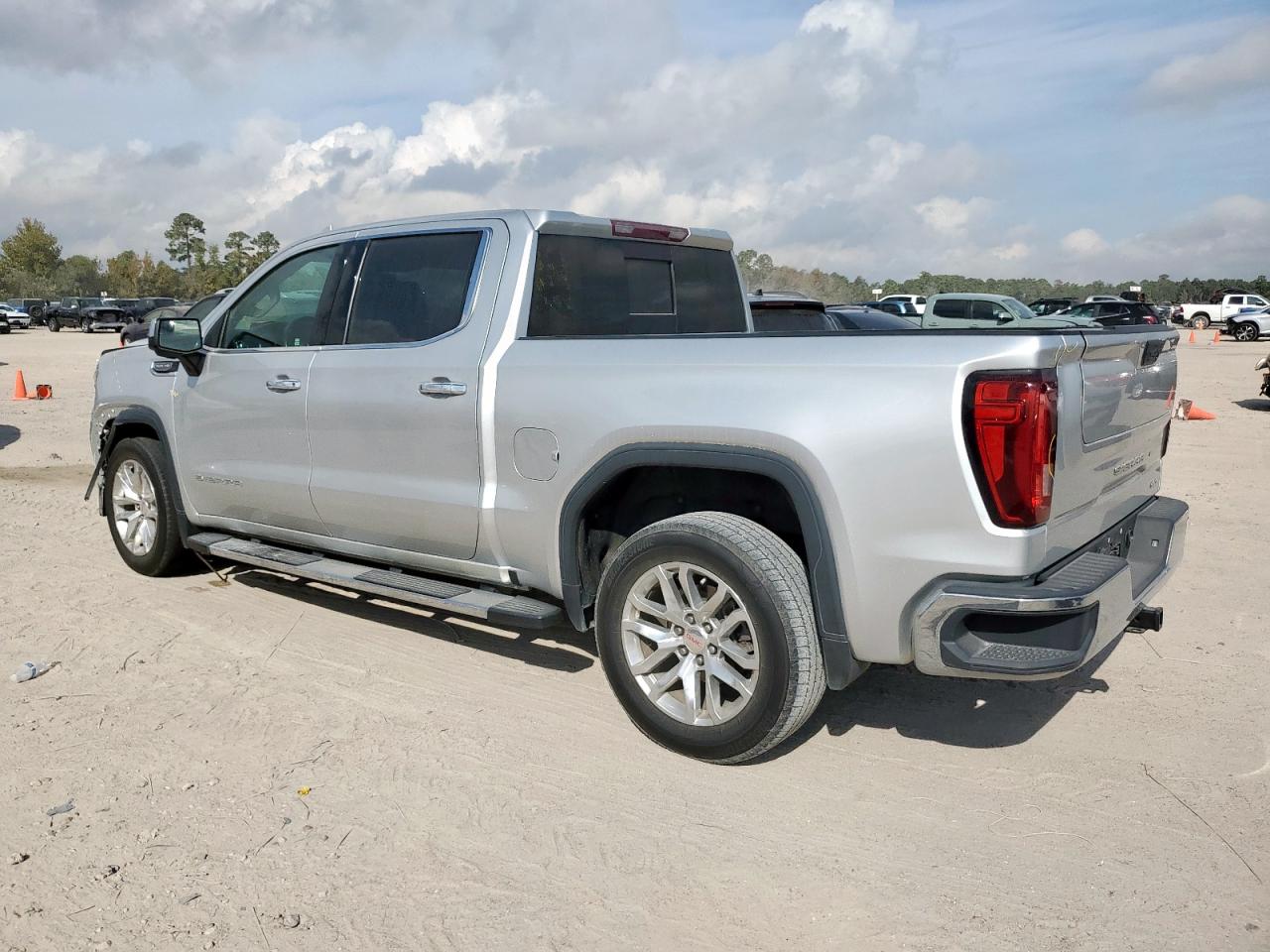 GMC Sierra C1500 Slt Image 3