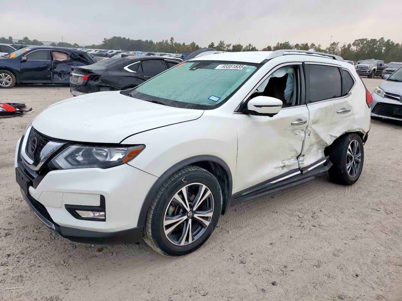 Nissan Rogue S Image 1
