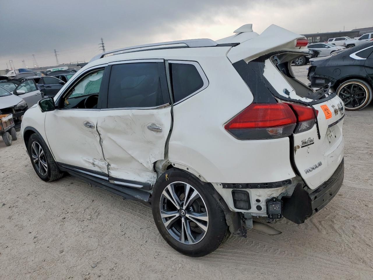 Nissan Rogue S Image 3