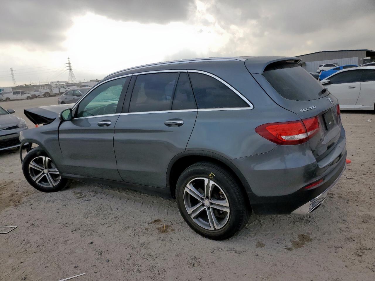 Mercedes-Benz GLC 300 Image 3