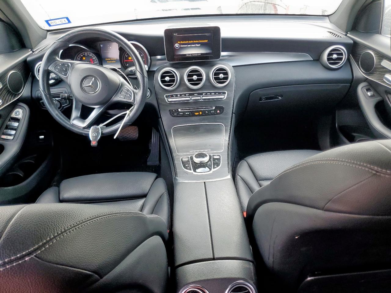 Mercedes-Benz GLC 300 Image 12