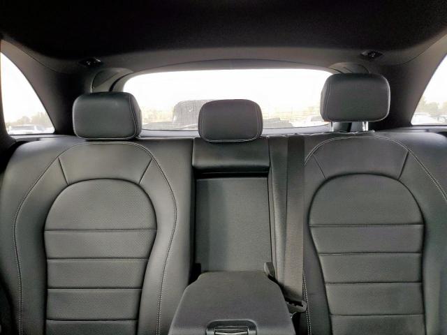 Mercedes-Benz GLC 300 Image 9