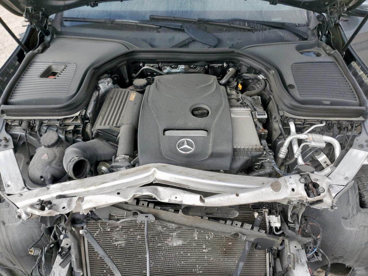 Mercedes-Benz GLC 300 Image 13