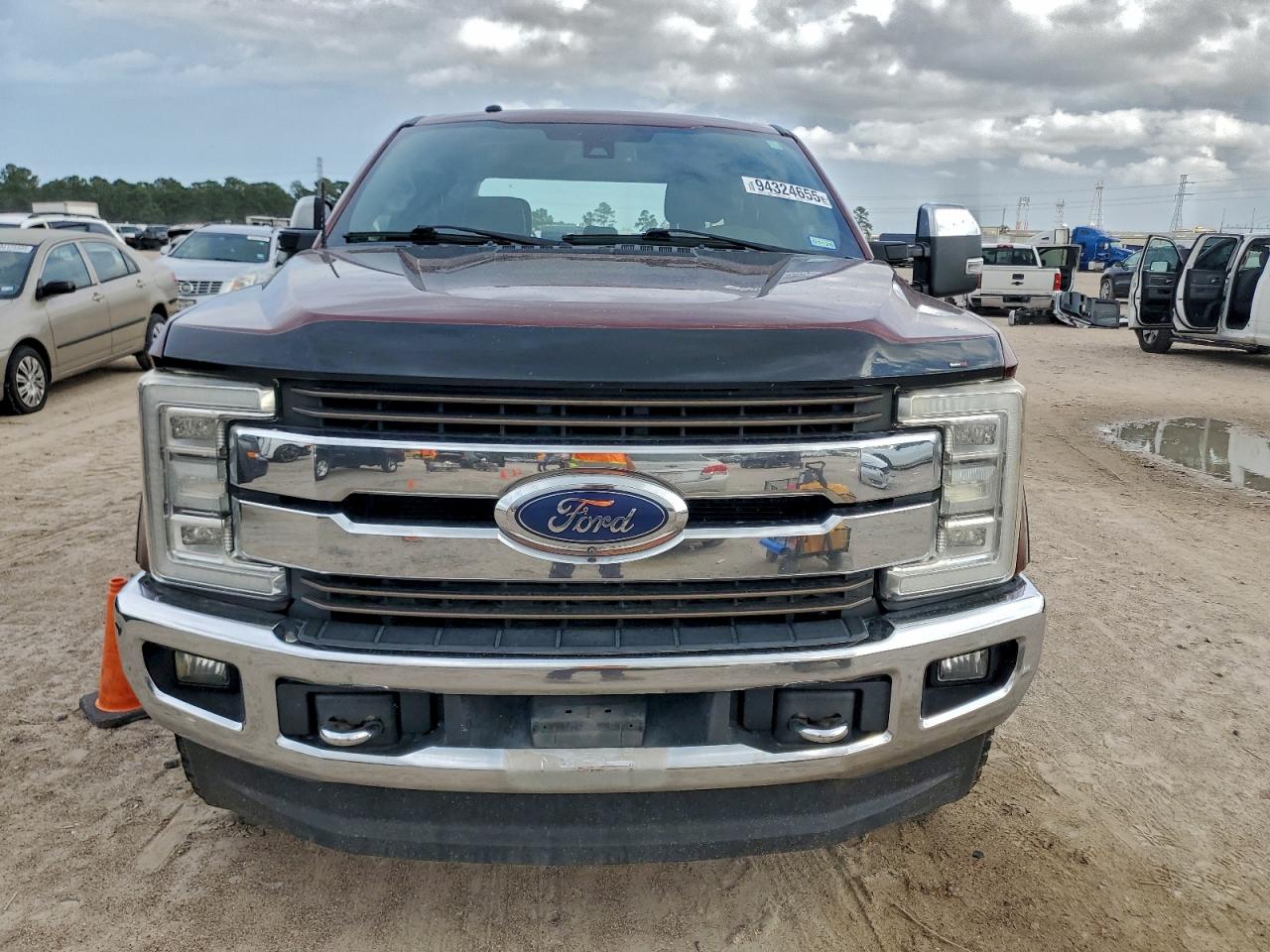 Ford F-250 Super Duty Image 9