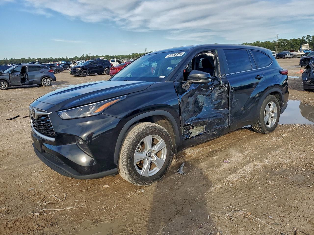 Toyota Highlander L Image 1