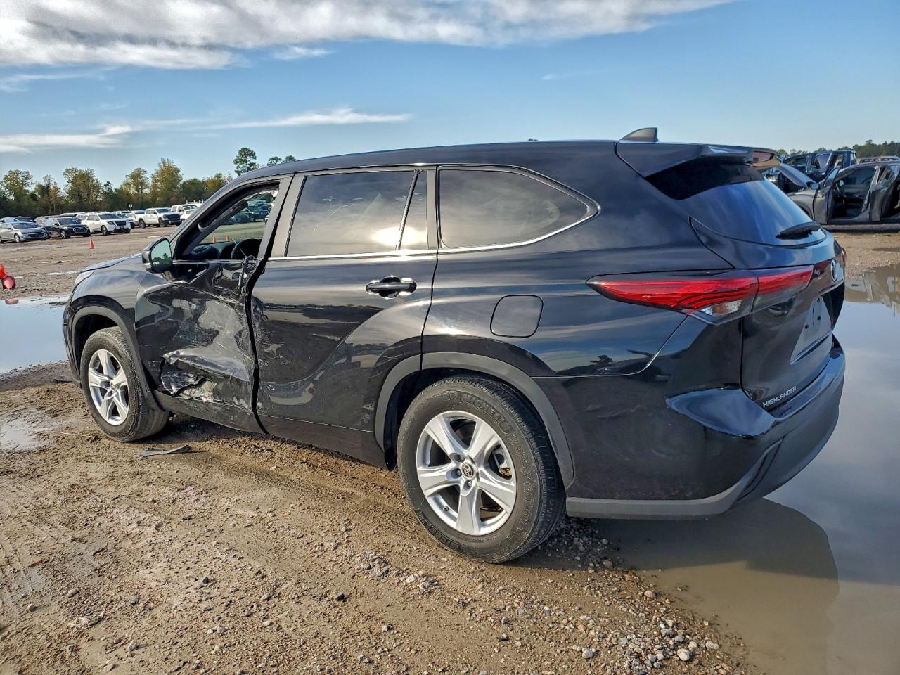 Toyota Highlander L Image 4