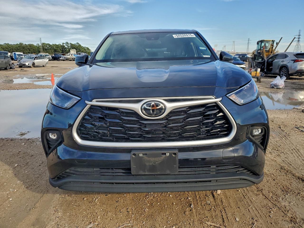 Toyota Highlander L Image 3