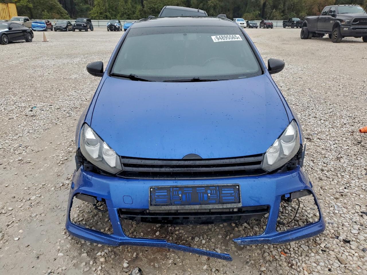 Volkswagen Golf R Image 5