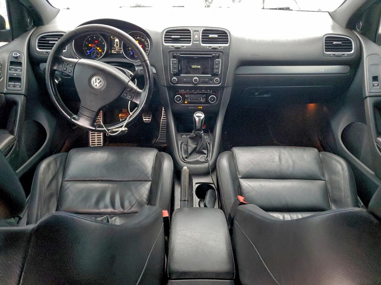 Volkswagen Golf R Image 8