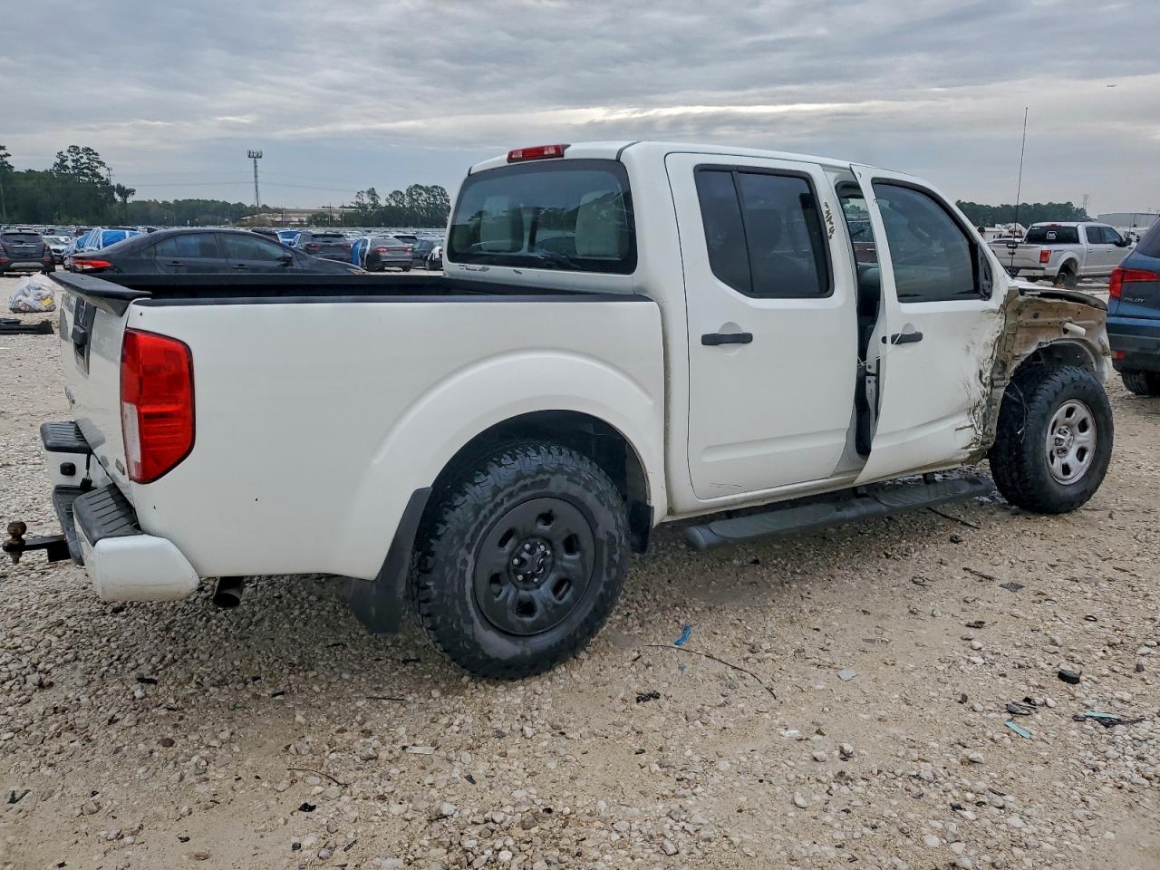 Nissan Frontier S Image 7