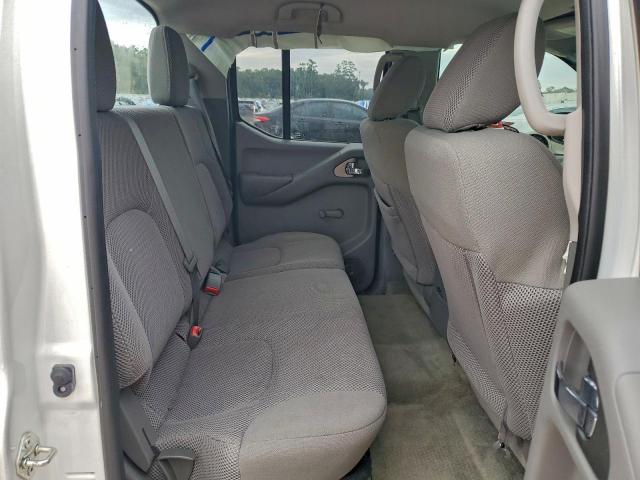 Nissan Frontier S Image 9