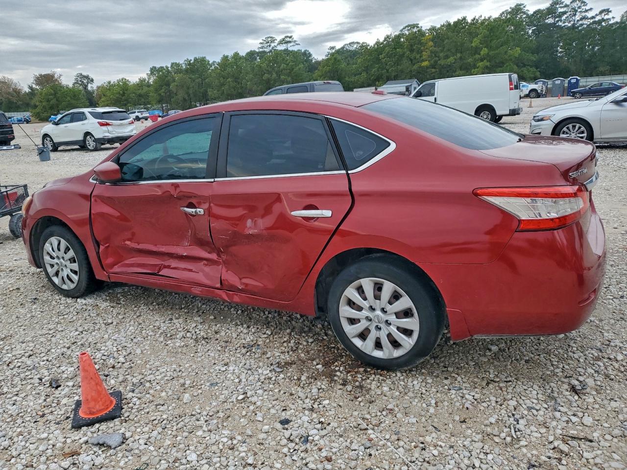 Nissan Sentra S Image 2