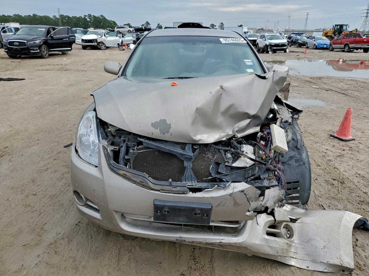 Nissan Altima Base Image 8