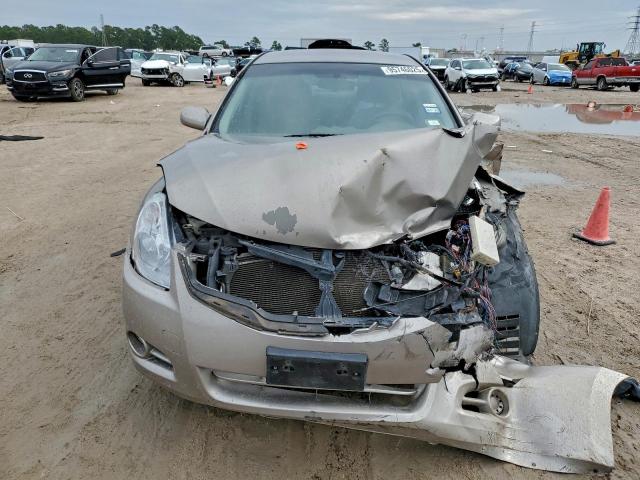 Nissan Altima Base Image 8