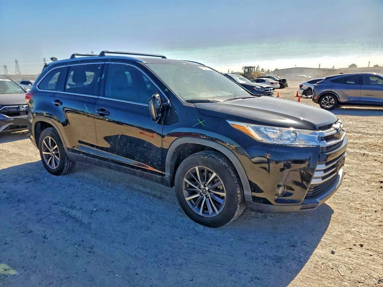 Toyota Highlander Se Image 8
