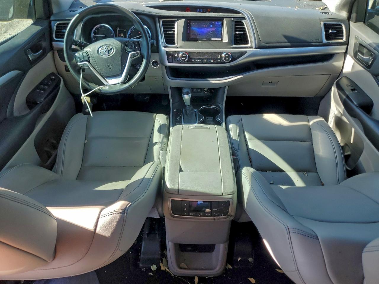 Toyota Highlander Se Image 5