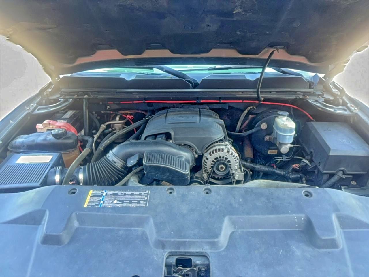 Chevrolet Silverado K1500 Image 3