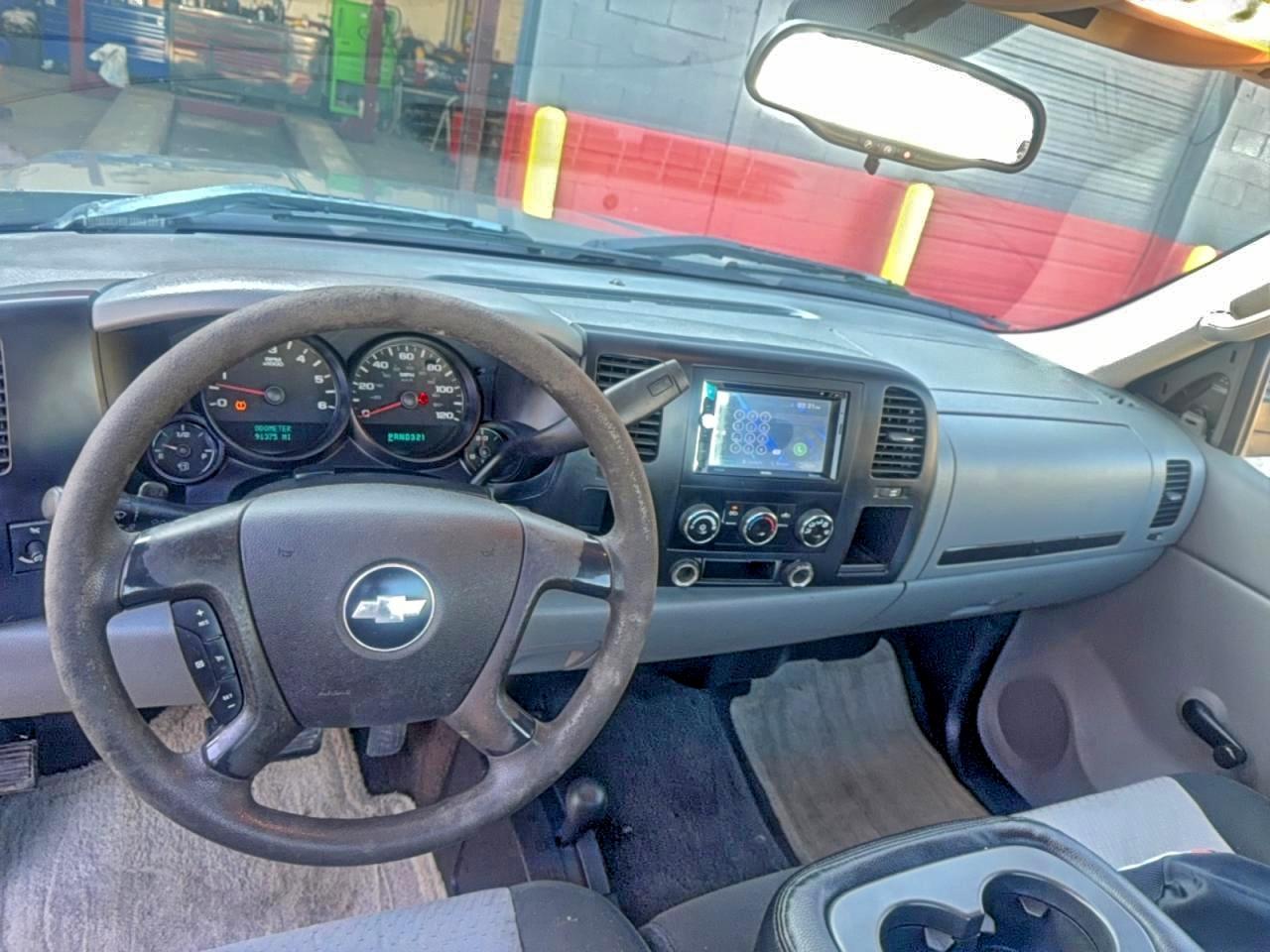 Chevrolet Silverado K1500 Image 5