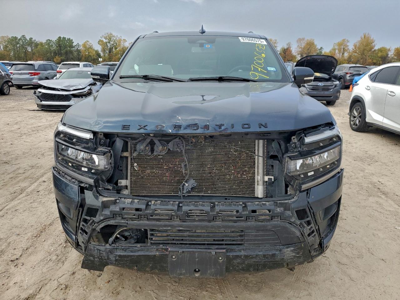 Ford Expedition Limited Image 3