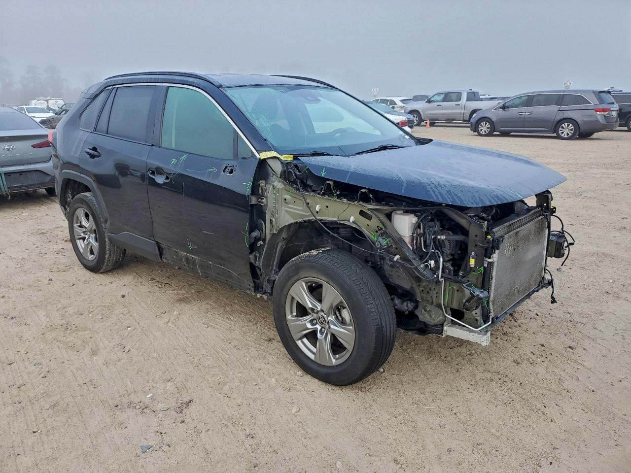 Toyota RAV4 Xle Image 4