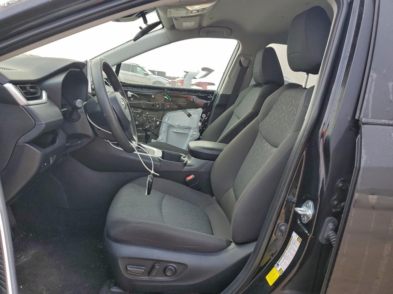 Toyota RAV4 Xle Image 5