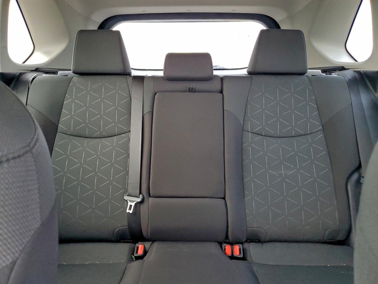 Toyota RAV4 Xle Image 12