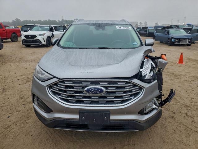 Ford Edge Titanium Image 3