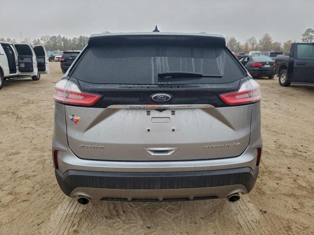 Ford Edge Titanium Image 9