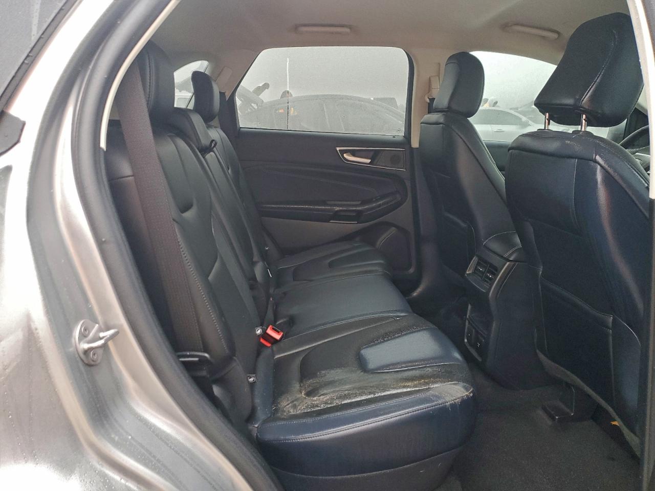 Ford Edge Titanium Image 11