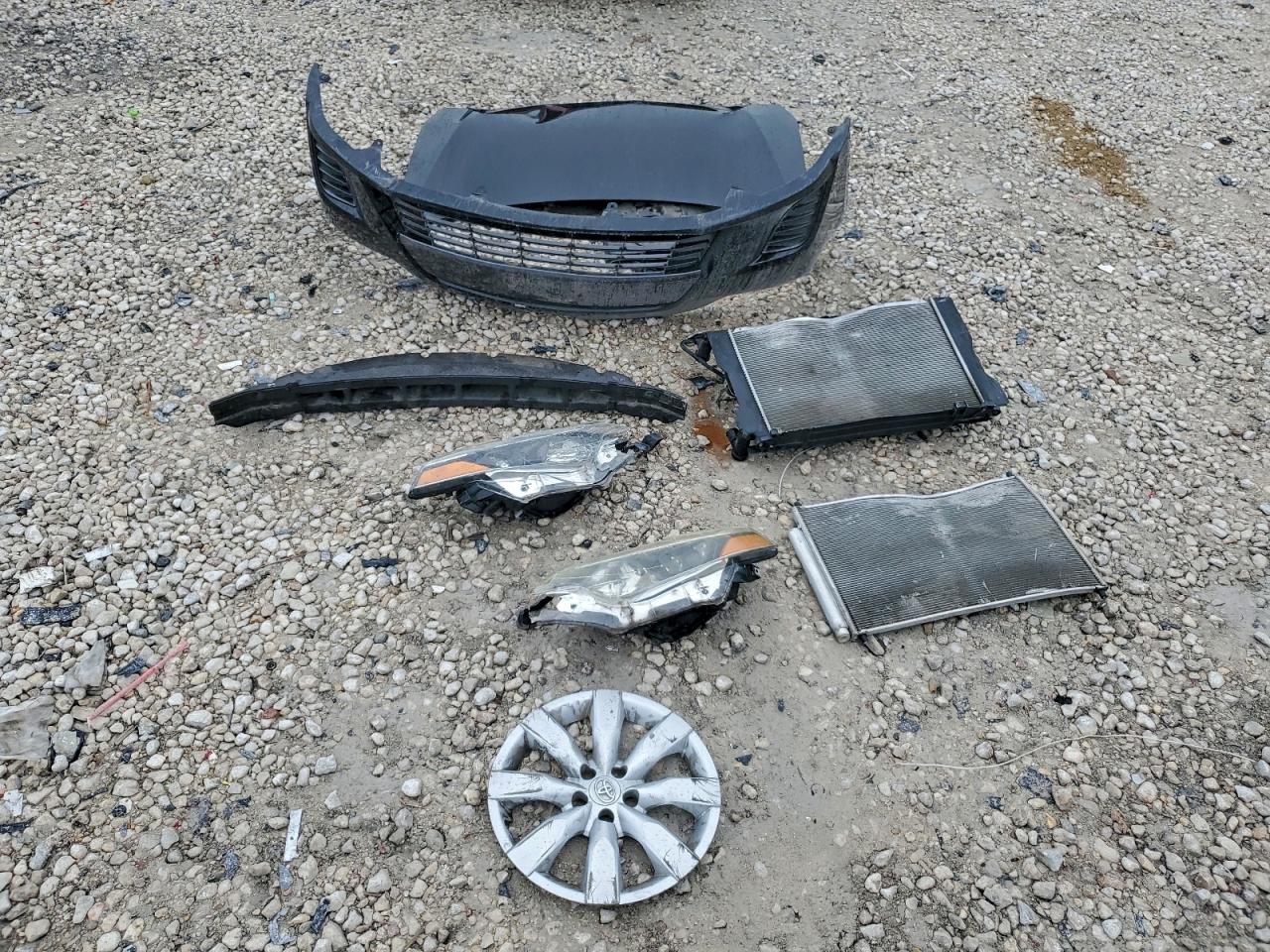 Toyota Corolla L Image 4