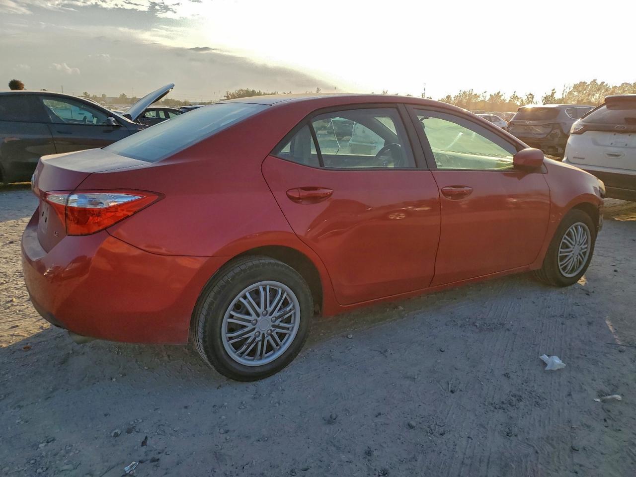 Toyota Corolla L Image 5