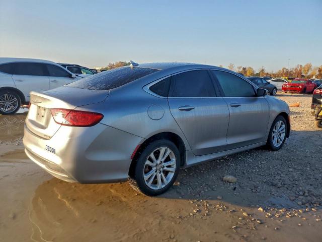 Chrysler 200 Limited Image 6