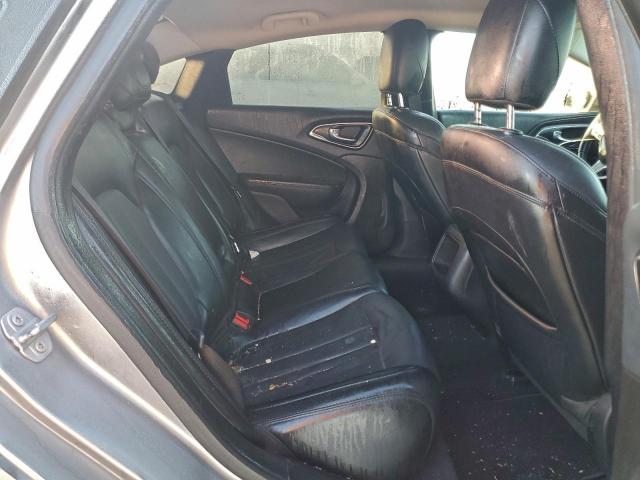 Chrysler 200 Limited Image 10