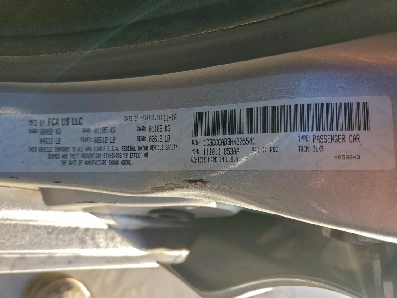 Chrysler 200 Limited Image 7