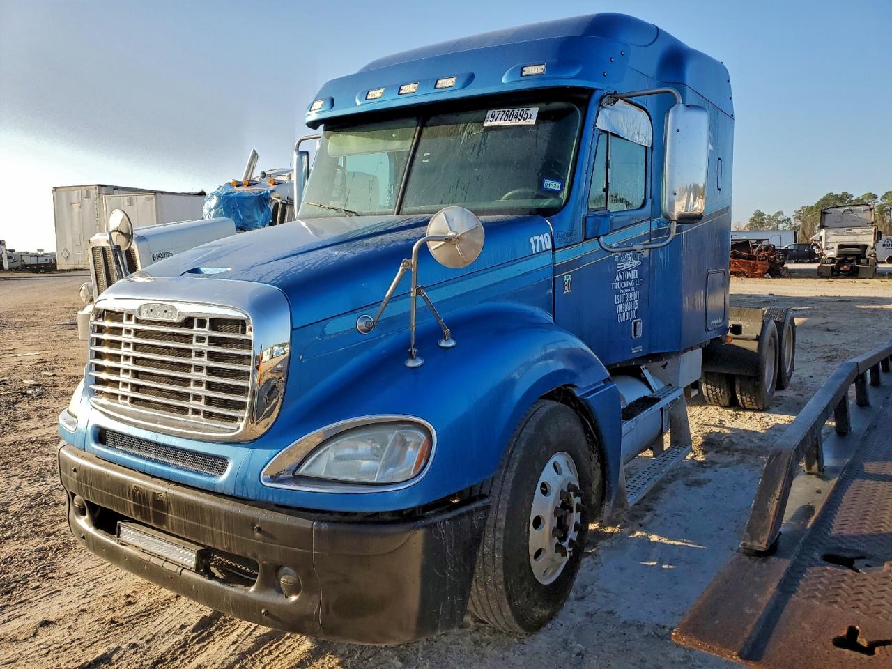 Freightliner Columbia 1 Columbia Image 2