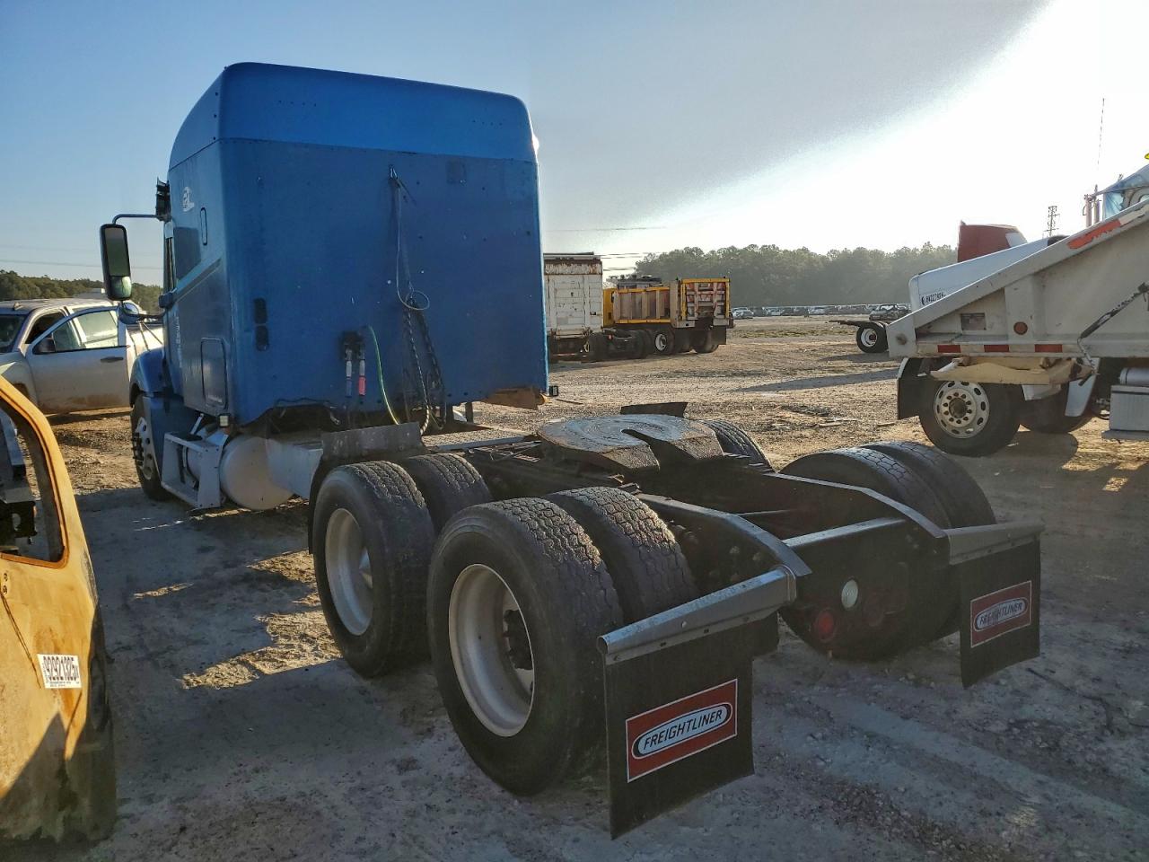 Freightliner Columbia 1 Columbia Image 4