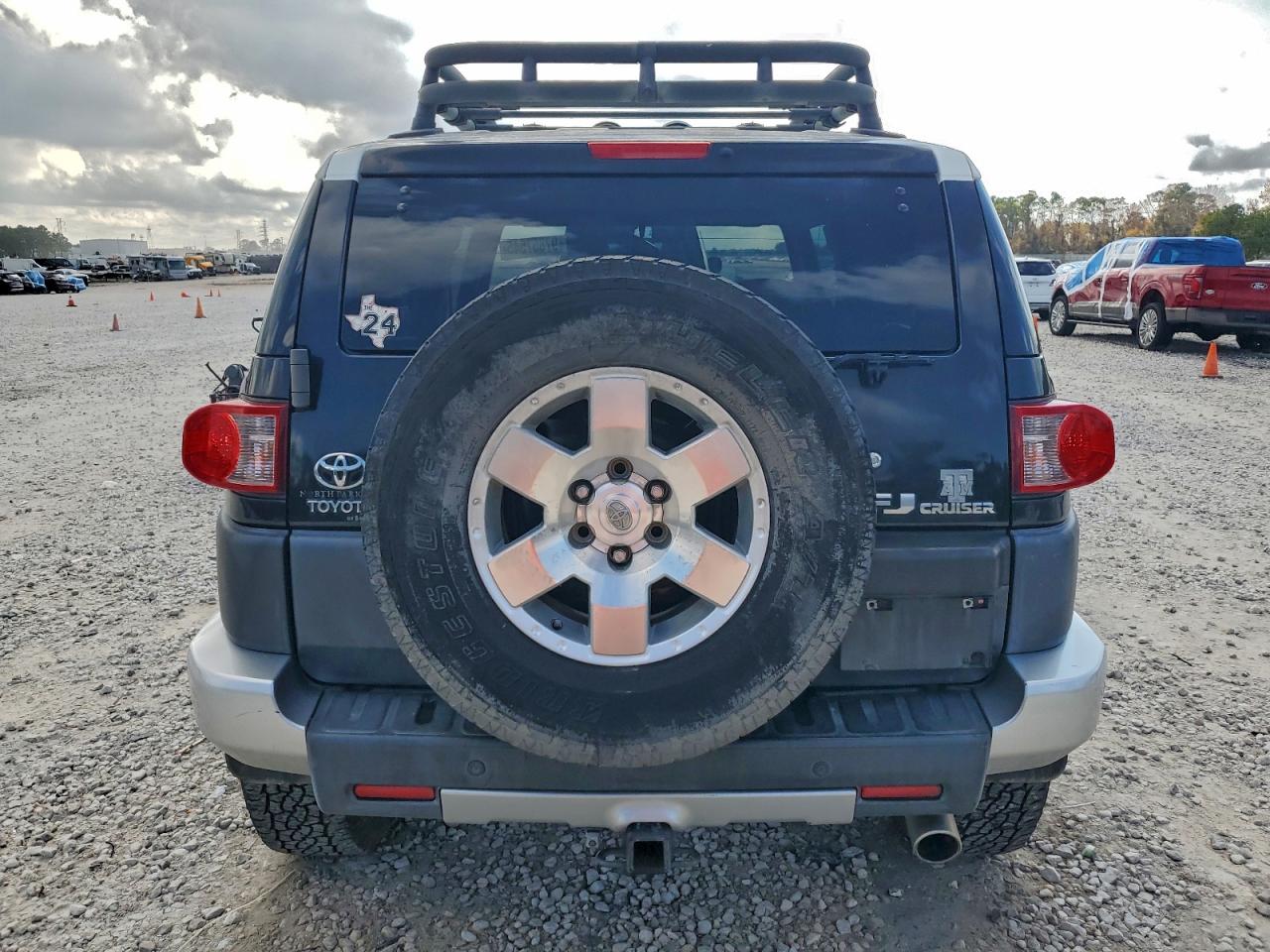 Toyota FJ Cruiser Image 3