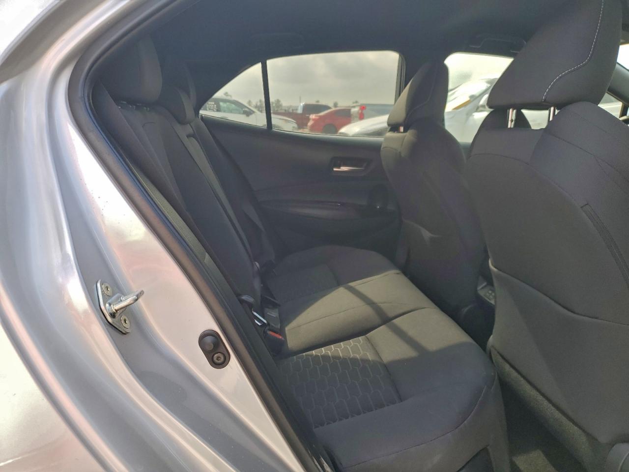 Toyota Corolla Se Image 10