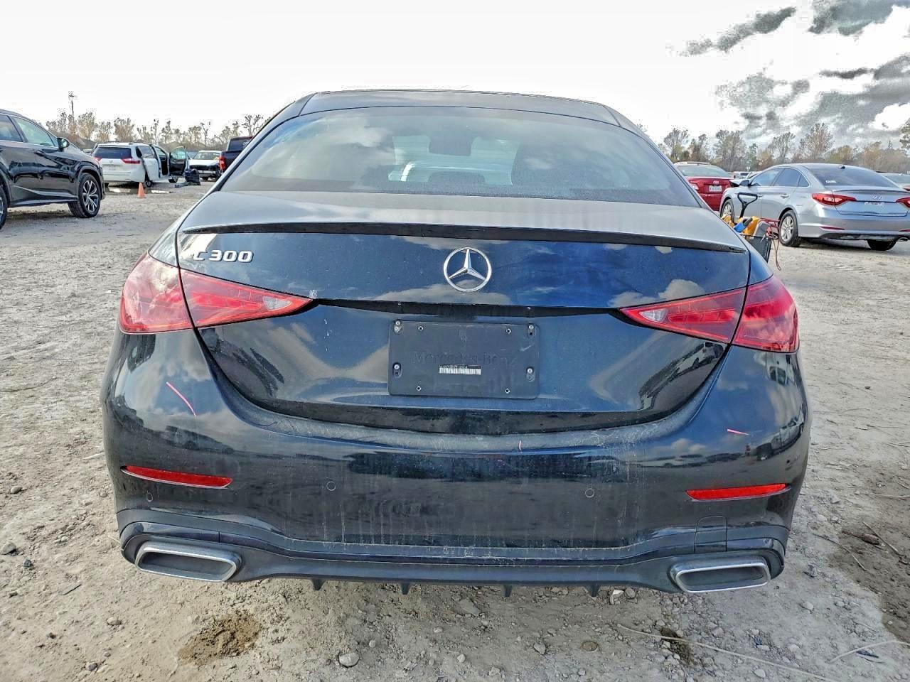 Mercedes-Benz C-Class 300 Image 11