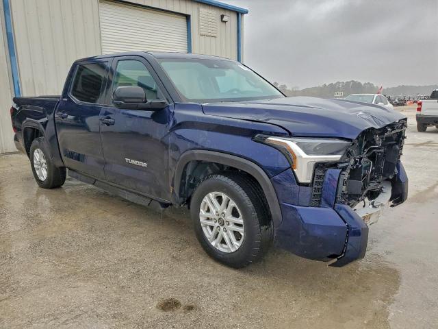 Toyota Tundra Crewmax Sr Image 2