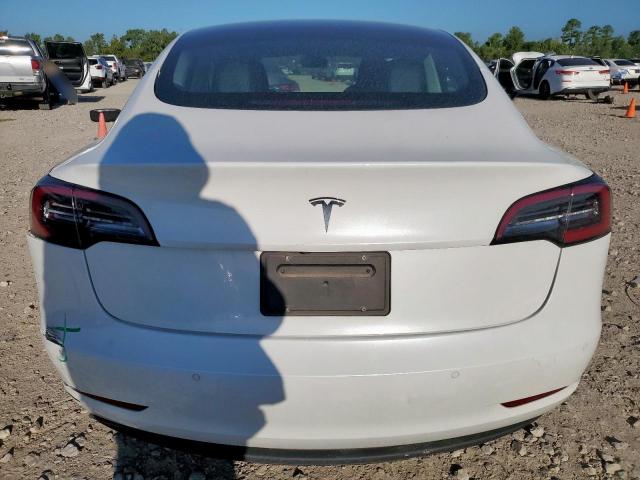 Tesla Model 3 Image 8