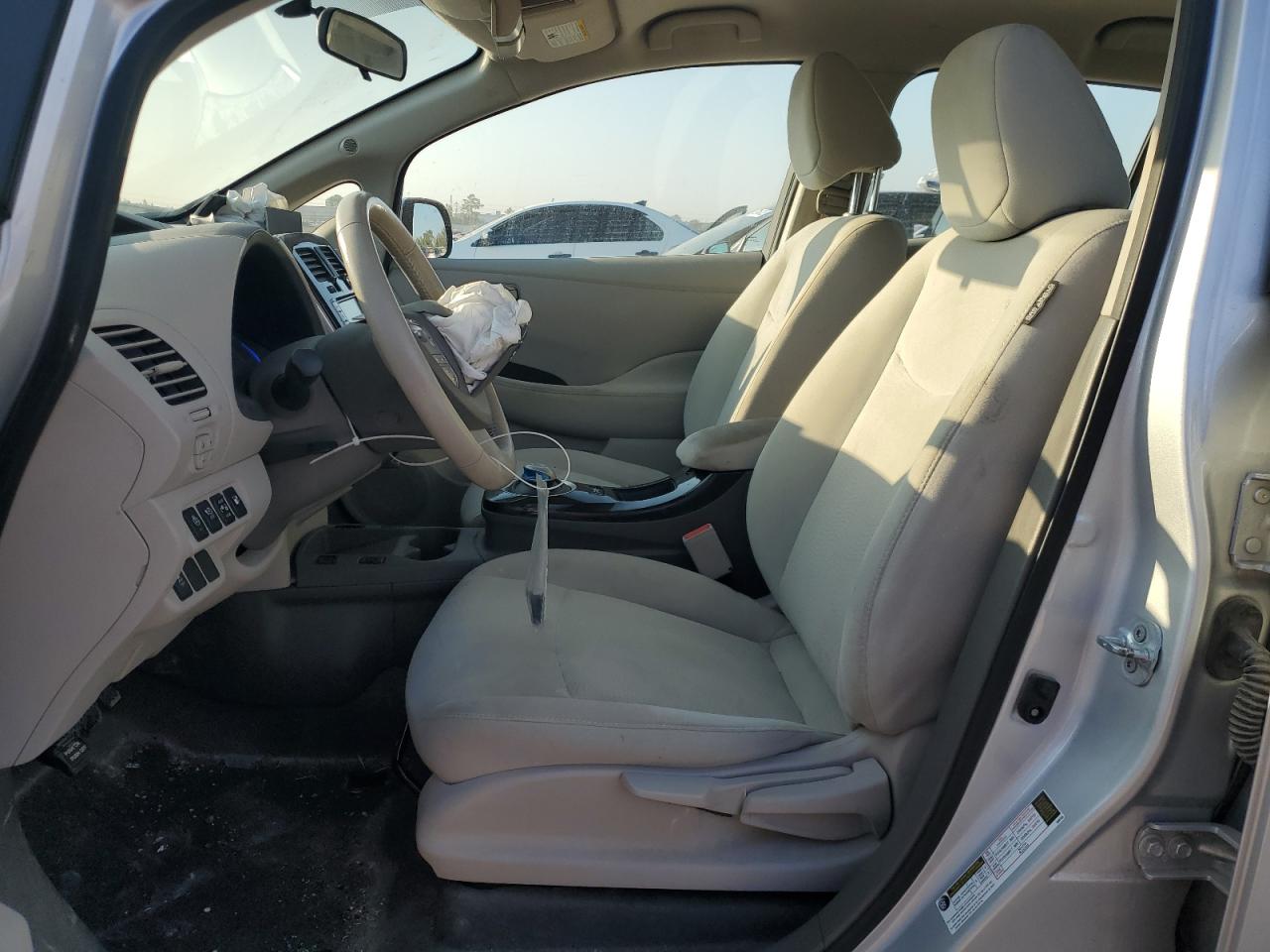 Nissan LEAF S Image 11