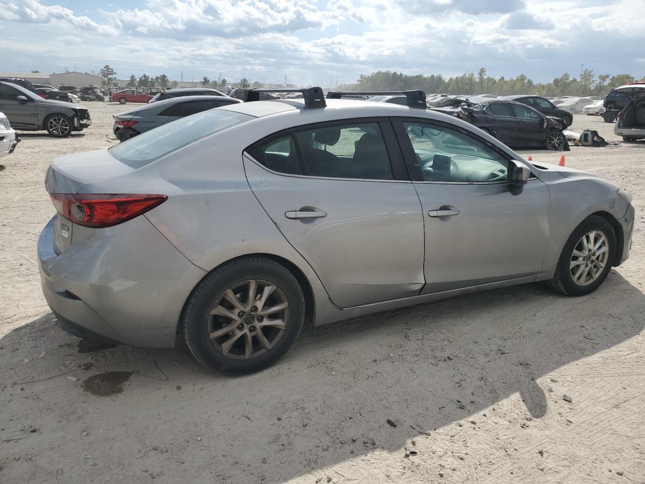 Mazda 3 Sport Image 3