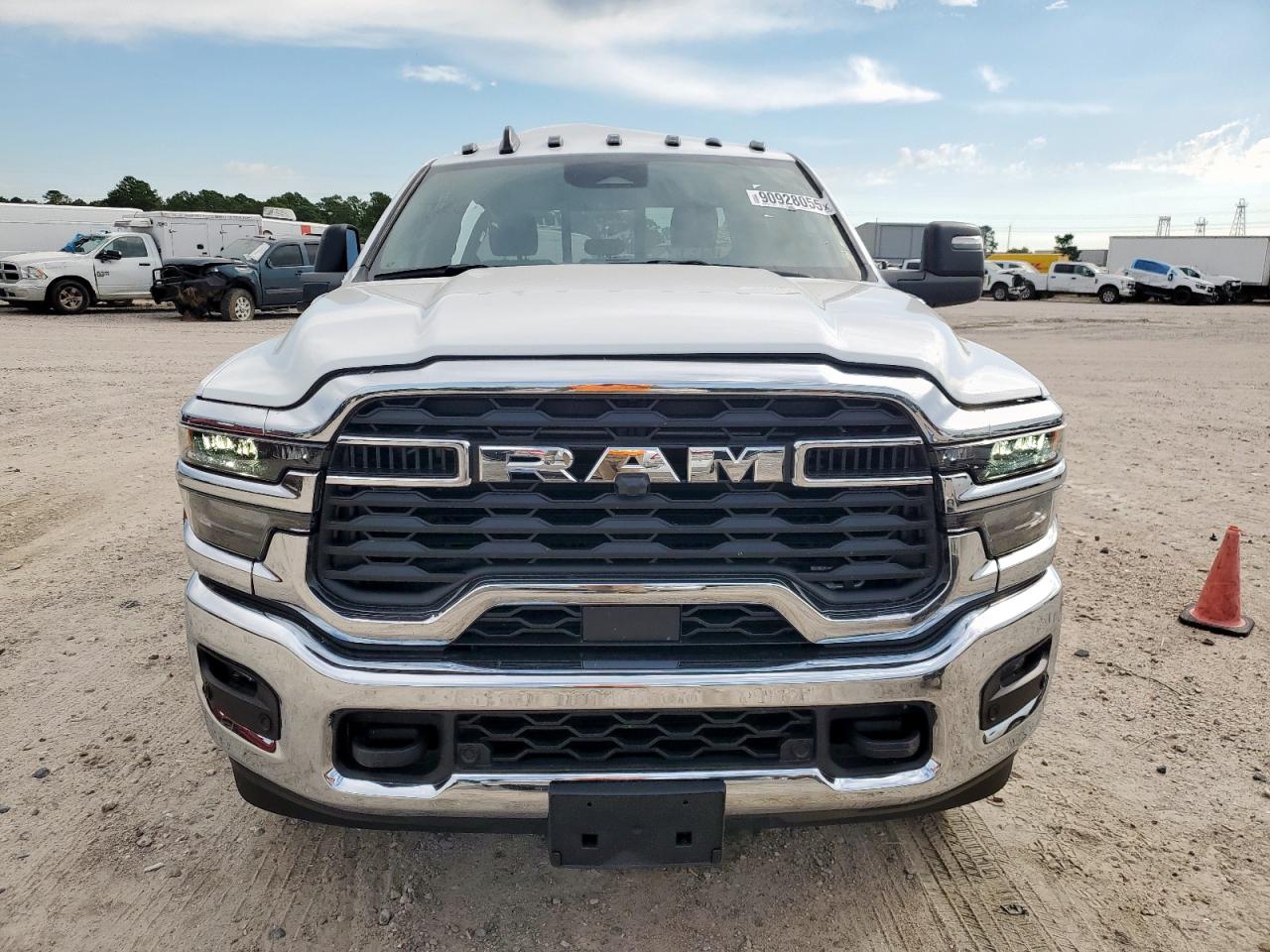 Ram 2500 Tradesman Image 3