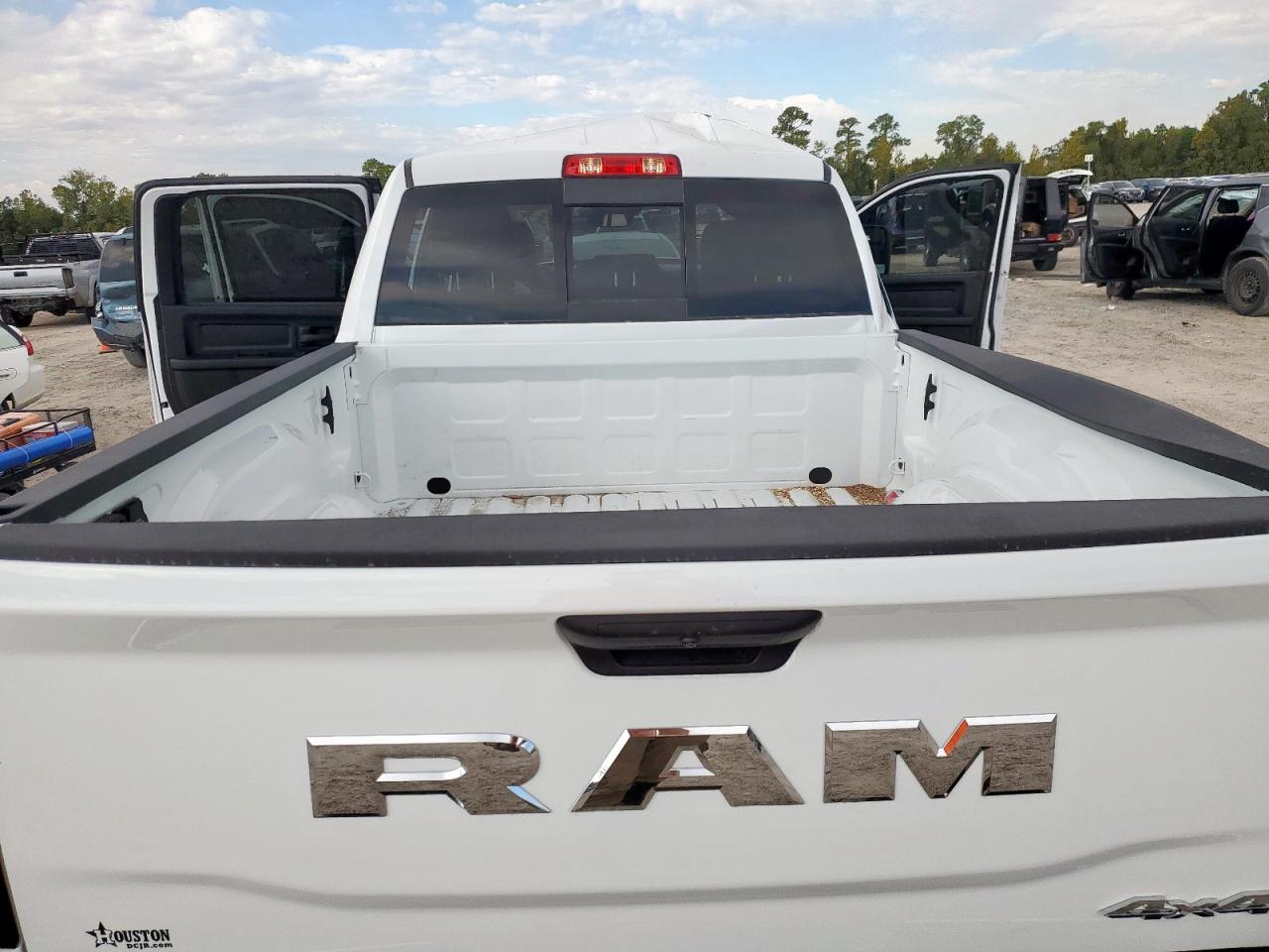 Ram 2500 Tradesman Image 8