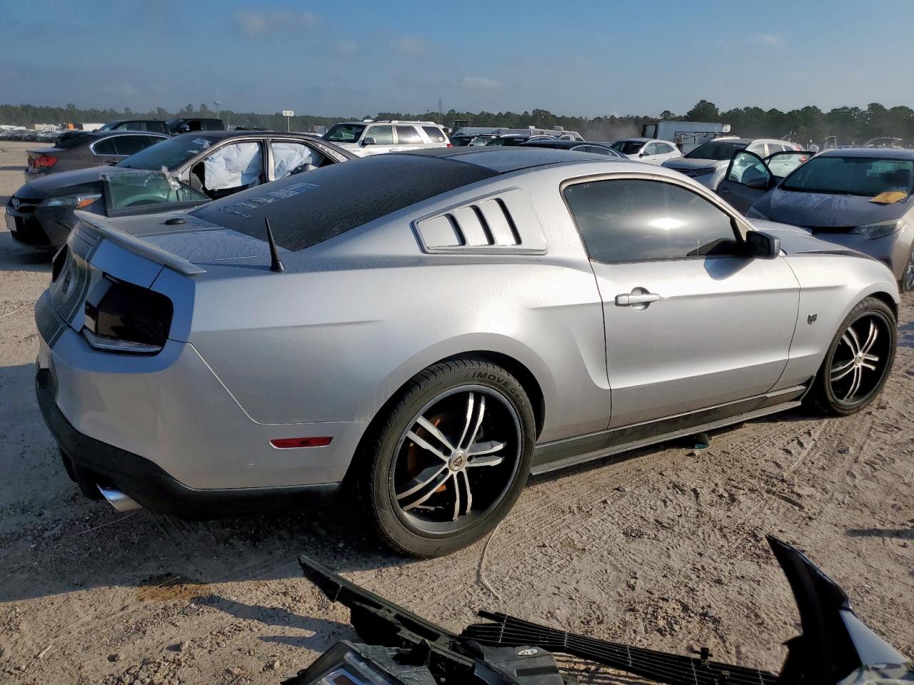 Ford Mustang Image 2