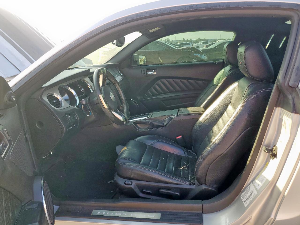 Ford Mustang Image 6