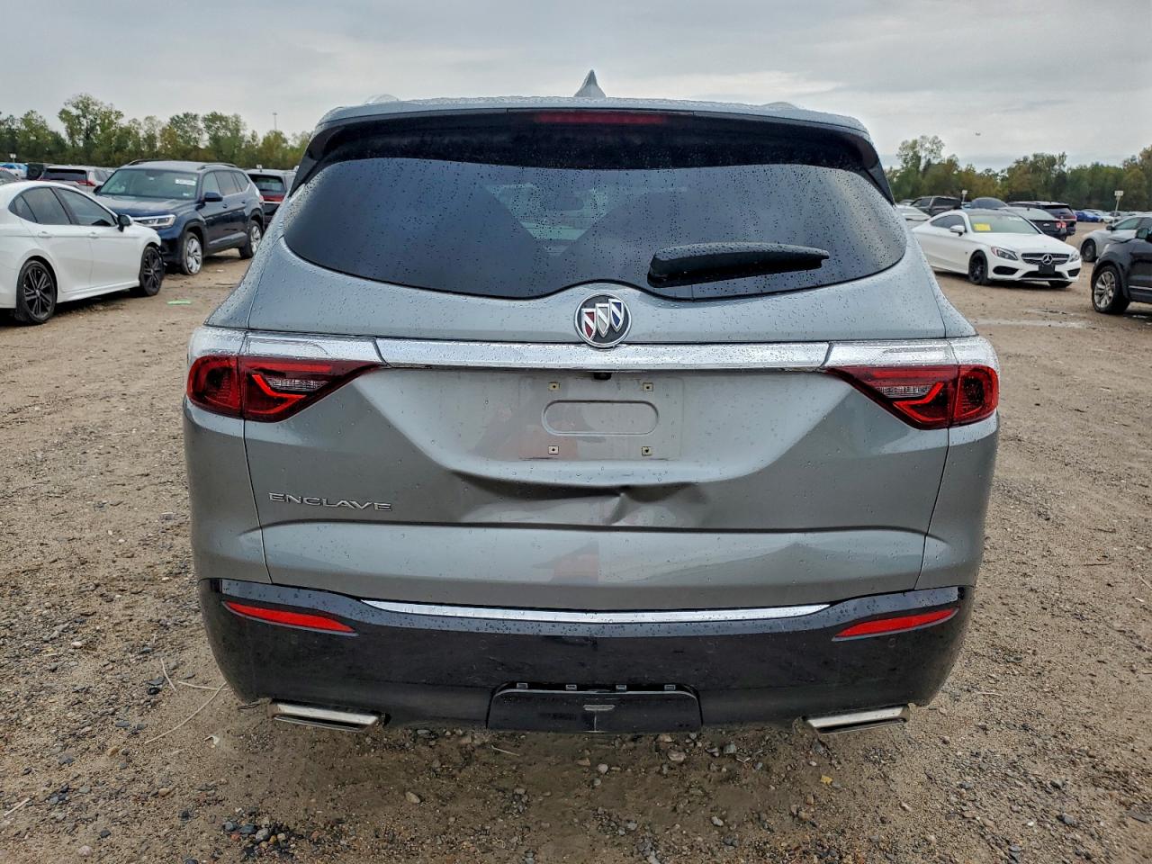 Buick Enclave Essence Image 5