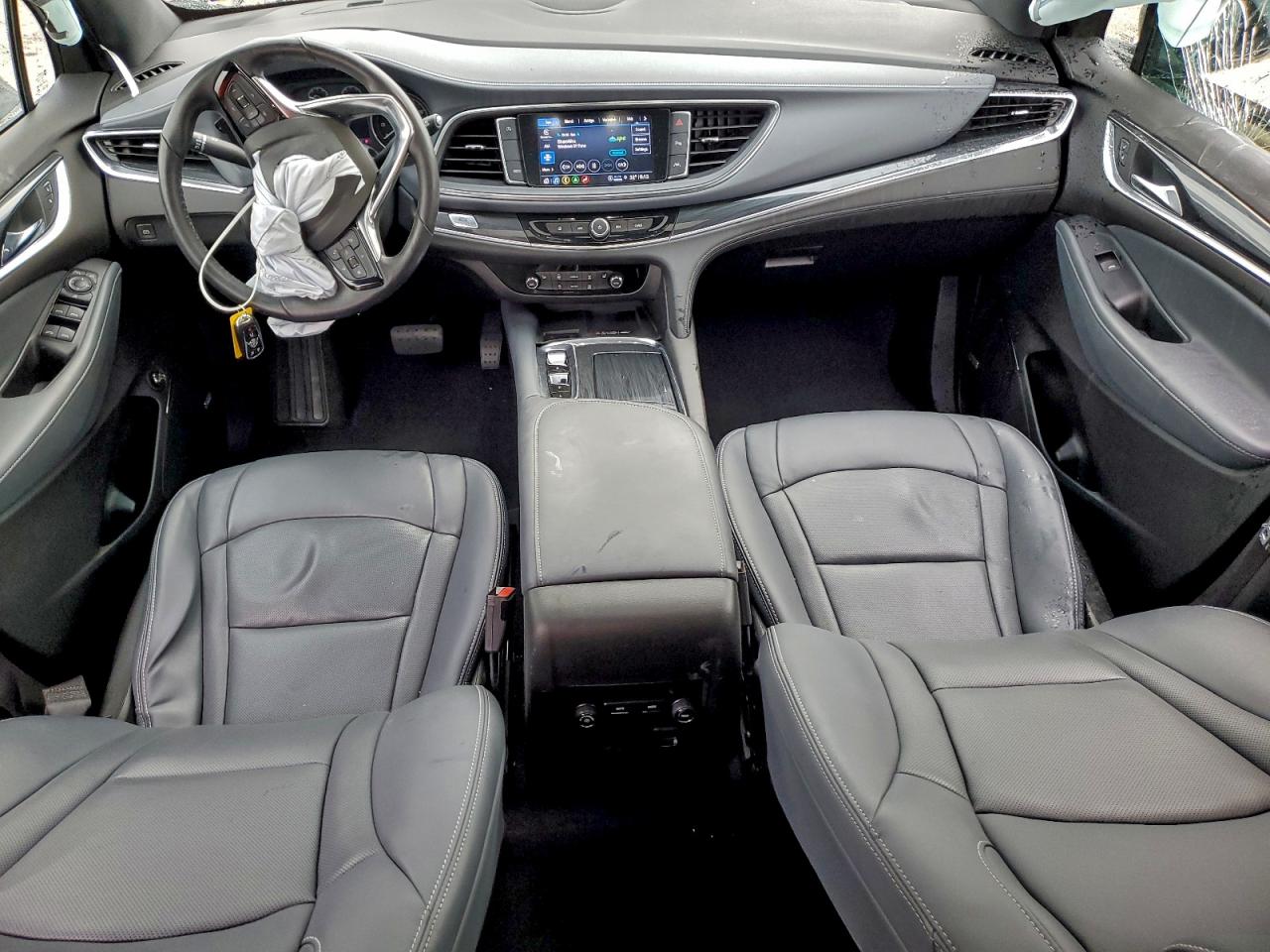 Buick Enclave Essence Image 11